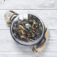 Сотейник с крышкой, диаметр: 24 см, материал: чугун, стекло, цвет: черный, STAUB, Франция_00795630068083078085.jpg