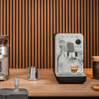 Кофемашина - эспрессо с капучинатором, нержавеющая сталь, пластик, черный матовый, SMEG, Италия_00817720048614135579.jpg