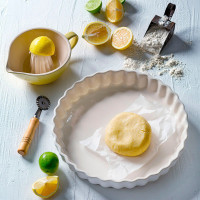 Форма для выпечки рифленая, 28 см, керамика, цвет: меренга, серия Meringue, LE CREUSET, Франция_00803680052444689895.jpg