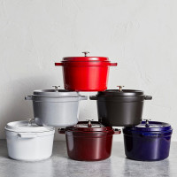 Кокот круглый, 4.7 л, 24 см, чугун, вишневый, серия La Cocotte, STAUB, Франция_00815120045884479712.jpg