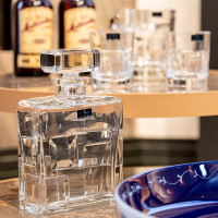 Набор для виски, 5 предметов: штоф и 4 стакана, хрусталь, серия Portrait, VISTA ALEGRE, Португалия_00806430062367593657.jpg