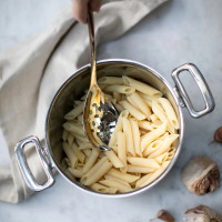 Ложка сервировочная с отверстиями 32 см, сталь 18/10, серия Signature, ROBERT WELCH, Великобритания_00818620052490401572.jpg