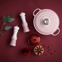 Кастрюля с крышкой, 2,4 л, 20 см, чугун, розовый, серия Shell Pink, LE CREUSET, Франция_00801110054561102099.jpg