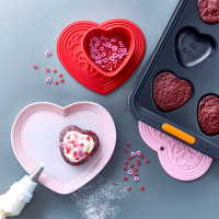 Форма для выпечки с антипригарным покрытием 6 кексов Heart, 38,7 х 26,9 х 3,3 см, сталь, черный, серия No Colour, LE CREUSET, Франция_00803920043274068913.jpg