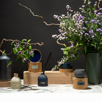 Свеча ароматическая Sandalwood, Bergamot & Citrus, 8 см, серый, серия Edge, TKANO, Россия_00813870053496333446.jpg