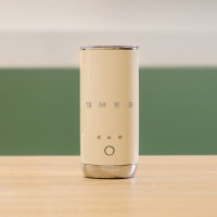 Вспениватель молока, 180 мл, нержавеющая сталь, пластик, кремовый, SMEG, Италия_00820080044155062899.jpg