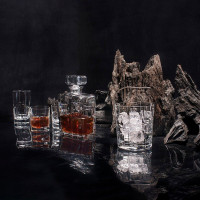 Набор для виски, 5 предметов: штоф и 4 стакана, хрусталь, серия Portrait, VISTA ALEGRE, Португалия_00806430062382987991.jpg