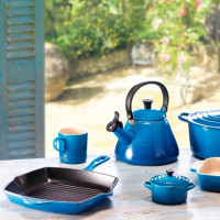 Чугунная сковорода-гриль с рифленым дном, 26 х 26 см, синий, LE CREUSET, Франция_00797450059331715359.jpg