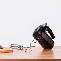 Миксер ручной с подставкой и чашей, 2.5 л, нержавеющая сталь, пластик, черный, BLACK+DECKER, США_00813100047176984745.jpg