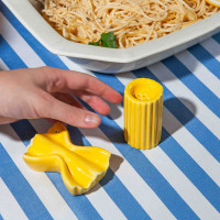 Набор из солонки и перечницы Farfalle & Macaroni, керамика, желтый, серия Dolce Vita, DOIY, Испания_00822830066353939841.jpg