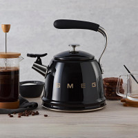 Чайник со свистком, 2.3 л, нержавеющая сталь, чёрный, SMEG, Италия_00815180051757733120.jpg