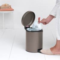 Контейнер для раздельного мусора, 2 и 2 л, нержавеющая сталь, платина, серия NewIcon, BRABANTIA, Бельгия_00802910049431024999.jpg
