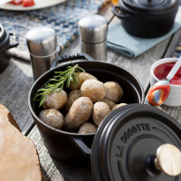 Кокот круглый, 3,8 л, 24 см, чугун, черный, серия La Cocotte, STAUB, Франция_00795640052310964430.jpg