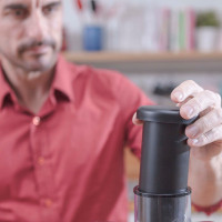 Соковыжималка центробежная, 500 мл, 22 х 29 см, нержавеющая сталь, пластик, коричневый, BLACK+DECKER, США_00813100047354889434.jpg