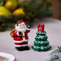 Набор из солонки и перечницы Санта и елка, керамика, декор, серия Новогоднее чудо, DECOR DE TABLE, Россия_00817830054835194156.jpg