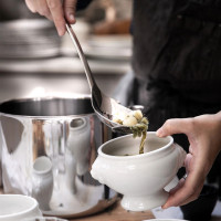 Ложка сервировочная с отверстиями 32 см, сталь 18/10, серия Signature, ROBERT WELCH, Великобритания_00818620052506765100.jpg