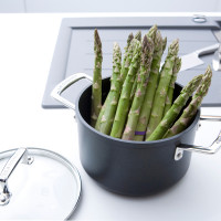 Кастрюля с крышкой, 18 см, алюминий, стекло, черный, серия No Colour, LE CREUSET, Франция_00802980037583406541.jpg