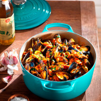 Кастрюля с крышкой , 4,2 л, 24 см, чугун, бирюзовый, серия CARIBBEAN, LE CREUSET, Франция_00803920045600582985.jpg