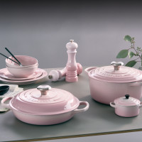 Кастрюля с крышкой, 2,4 л, 20 см, чугун, розовый, серия Shell Pink, LE CREUSET, Франция_00801110054588804443.jpg