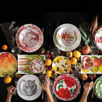 Тарелка обеденная Red Sun, 28 см, костяной фарфор, красный, серия Red, TAITU, Италия_00809510046489022806.jpg