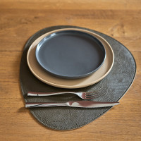 Набор из 4-х двухсторонних сервировочных салфеток, 33 х 41 см, экокожа ПВХ, коричневый/карамельный, серия Drops, LIBERTY JONES, Китай_00821110063307594637.jpg