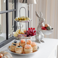 Этажерка трехъярусная Apus, 40 см, нержавеющая сталь, посеребрение, EDZARD, Германия_00818940080640649430.jpg