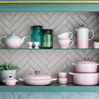 Кастрюля с крышкой, 2,4 л, 20 см, чугун, розовый, серия Shell Pink, LE CREUSET, Франция_00801110054578651109.jpg