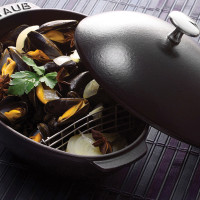 Кастрюля с крышкой для мидий, 25 х 18 см, чугун, черный, серия La Cocotte, STAUB, Франция_00806130061364327519.jpg