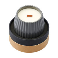 Свеча ароматическая с деревянным фитилём Nutmeg, Leather & Vanilla, 60 часов, серый, серия Edge, TKANO, Россия_00814810050247847894.jpg