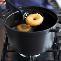 Кокот круглый, 4.7 л, 24 см, чугун, черный, серия La Cocotte, STAUB, Франция_00815120045816457114.jpg