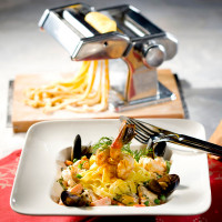 Машинка для пасты Pasta Perfetta Brillante, 19,9 х 19,8 см, нержавеющая сталь, GEFU, Германия_00803960035687404041.jpg