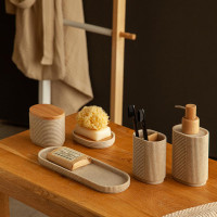 Диспенсер для жидкого мыла Dune, 280 мл, полирезин, дерево, песочный, серия Bath, BERGENSON BJORN, Великобритания_00820690049342273432.jpg