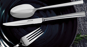 Столовые приборы